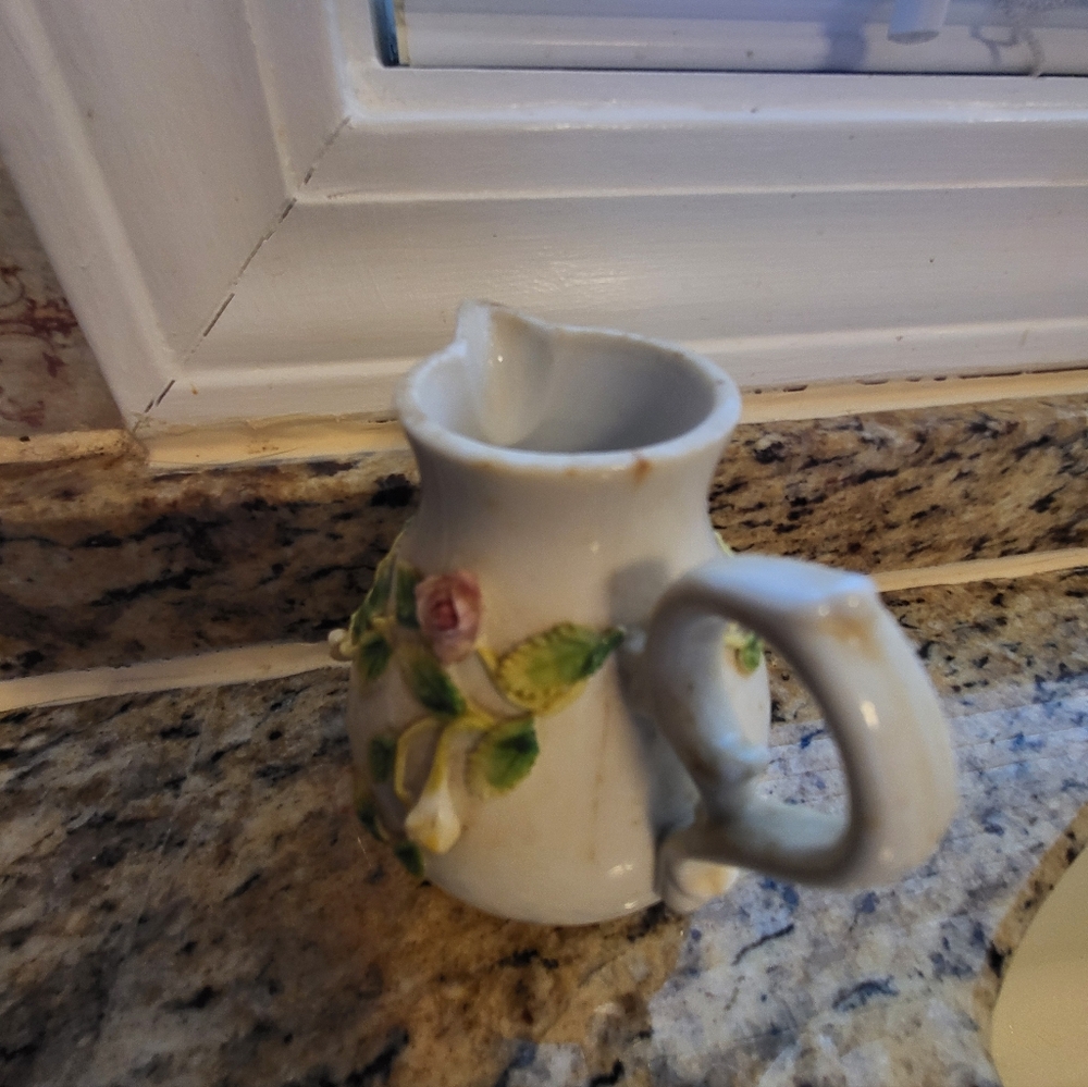 Antique 3.75 Inch Pitcher Vase With Pink Roses Collectable - Picture 5 of 11